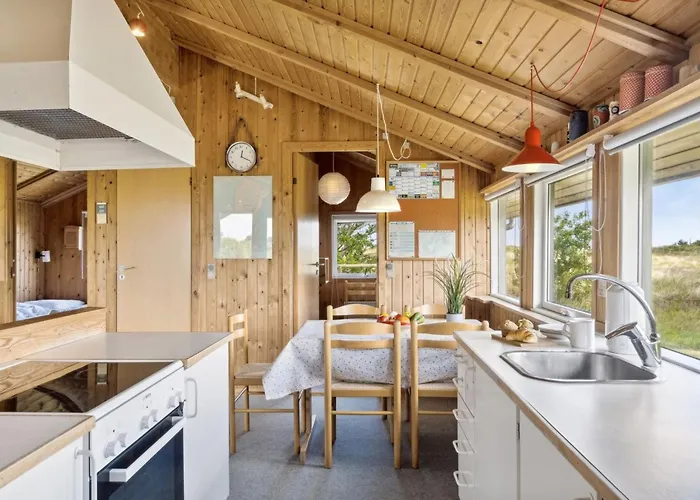 Hunlef - 1-7km From The Sea By Interhome